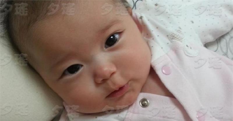 姓「位」的爸爸給女兒取名字，怎麼取都難聽，孩子爺爺一開口絕了！大家都讚好