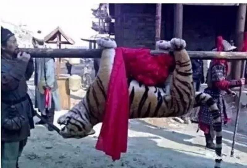 影視劇穿幫鏡頭，看了捧腹大笑，想問導演你有在認真嗎？ #抗日神劇，公然牛逼