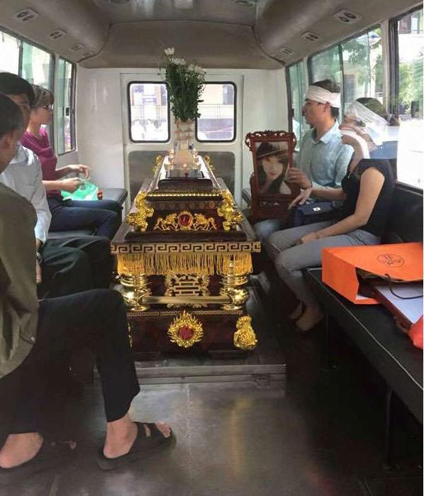 越南正妹把外國男友當「自動提款機」，半年豪花230萬，結果下場連她也沒料到會這樣！