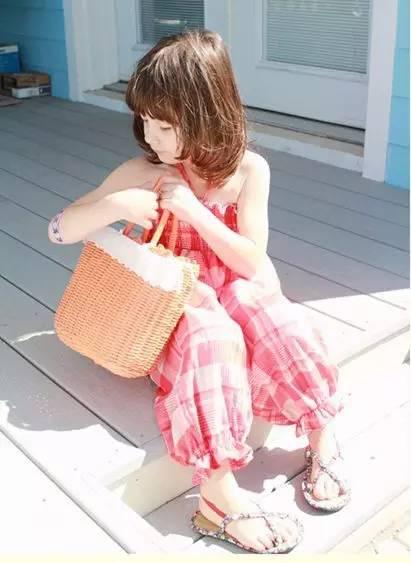 這對「全球最正雙胞胎」小時候是萌系美少女　長大後變成「男孩們的夢中情人」！