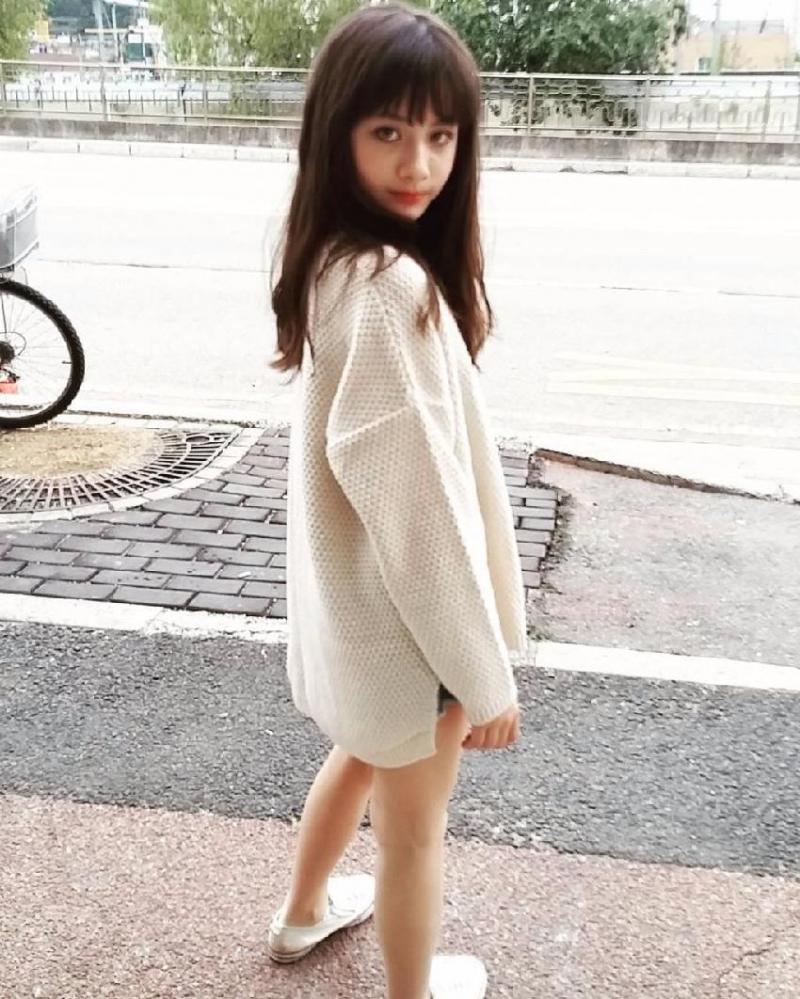 這對「全球最正雙胞胎」小時候是萌系美少女　長大後變成「男孩們的夢中情人」！
