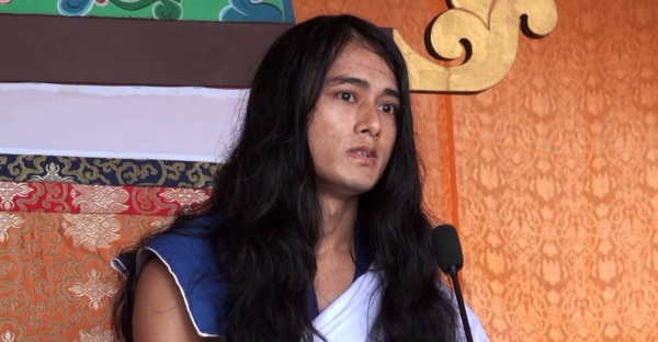 禪修少年「不吃不喝不拉」10個月，火燒全身竟毫髮無傷，修行結束他說出「末日預言」震驚全世界！