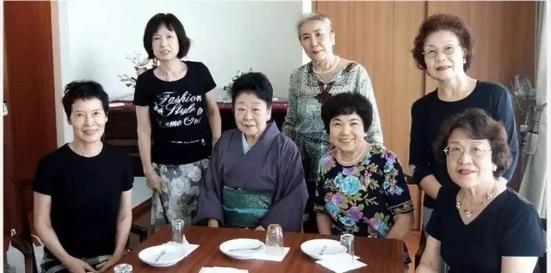 讓朋友做鄰居！7位單身「小姐妹」買樓同居10年，一起生活，一起結伴終老！