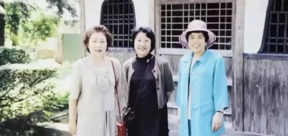 讓朋友做鄰居！7位單身「小姐妹」買樓同居10年，一起生活，一起結伴終老！