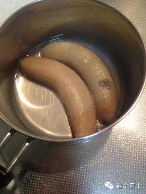 男子半夜肚子餓發現冰箱有「米腸」馬上加熱來吃，媽媽早上起來崩潰：那不能吃啊！
