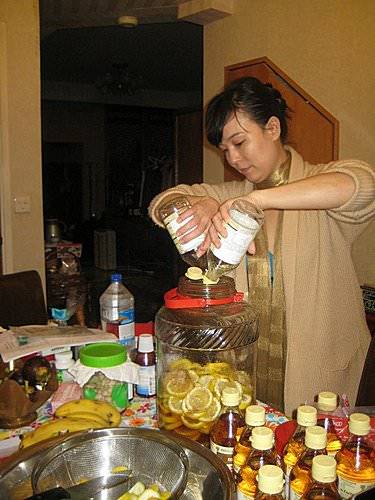 （真人真事）一個專治大腸癌的秘方！她喝了半年居然就好了！抗癌又養生！分享出去功德無量！！