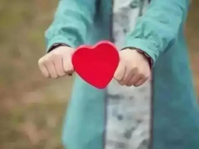 人怕傷心，樹怕傷根；人心換人心，換不來就轉身！（精闢）