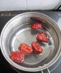 一種水煮的水果茶，讓我1周瘦了3公斤，還解決了之前的便秘問題
