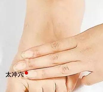 春主生髮，應肝，是艾灸養肝、調理肝火旺的大好時機！