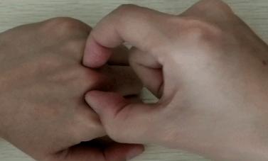 有一個特殊的穴位「感冒穴」，刺激它5分鐘，男女老少感冒都管用