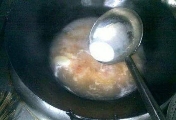 少在外面吃飯，看完一位廚師冒死拍攝的圖片後，你絕對會感謝我的！
