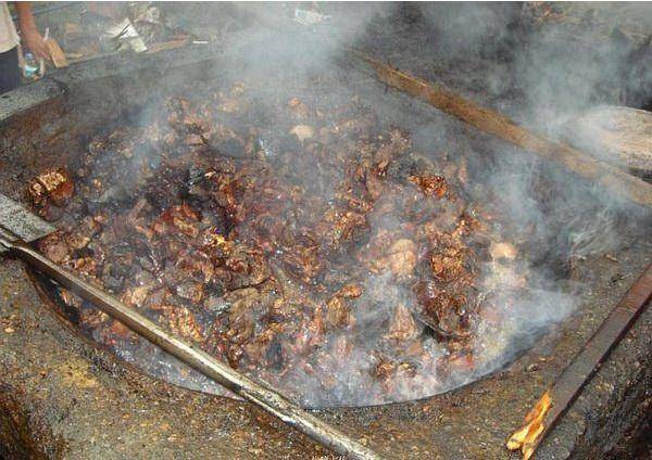 少在外面吃飯，看完一位廚師冒死拍攝的圖片後，你絕對會感謝我的！