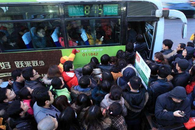 只有「超過20年的老司機」才懂的10個「開車知識」