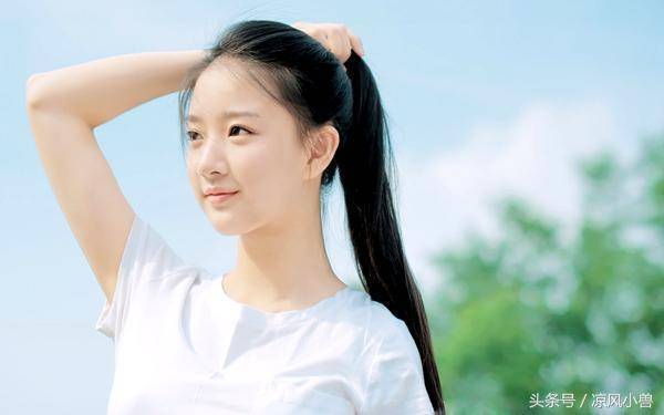 賣房錢婆婆都給大伯哥 卻讓我們給她養老 老公一開口 我和婆婆愣了