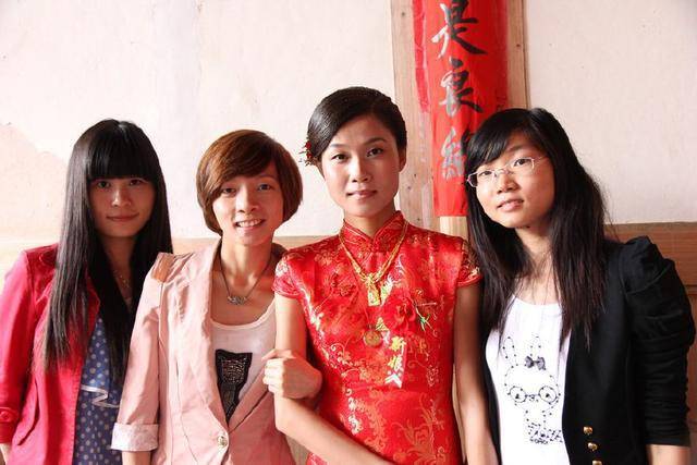 妻子懷不上孩子，我對她不離不棄，回鄉下遇見一拾荒老人，我決定離婚