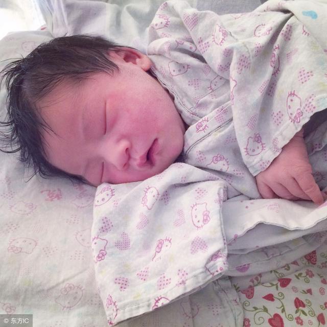 二胎還是女兒，出產房我就哭了，可家公的一席話，讓我改變了想法