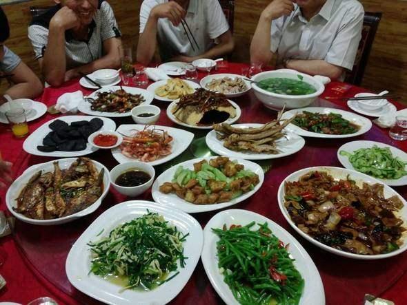 老闆請客讓我點菜，點的全都是老闆愛吃的，第二天我卻被開除了