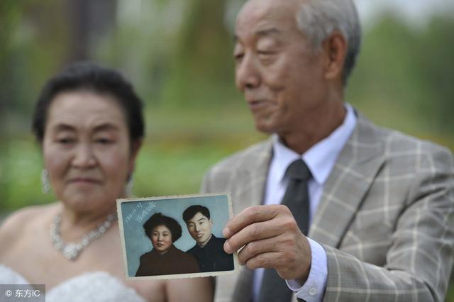 婚後一年多，婆婆生了二胎，公公做一事，我跟老公不再回老家
