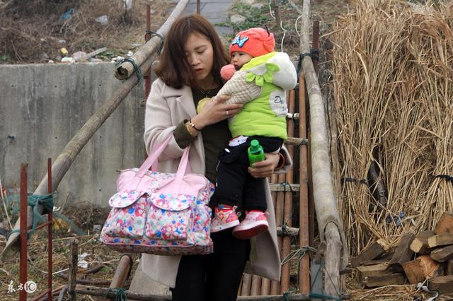帶女兒回娘家，我媽給女兒買了棒棒糖，我決定再也不回去了