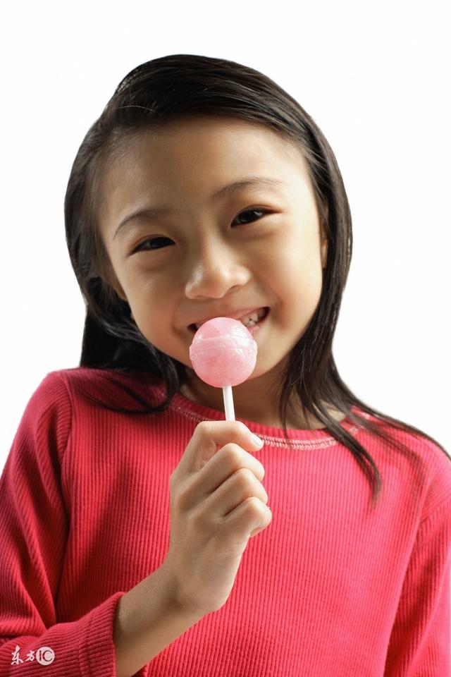 帶女兒回娘家，我媽給女兒買了棒棒糖，我決定再也不回去了