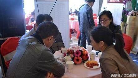公婆阻止我和老公買房買車，一直說小叔子還沒結婚，這啥意思？