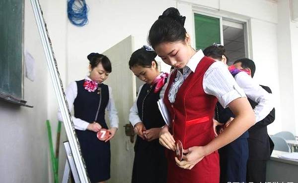 老婆是空姐，每次上班前偷帶避孕藥，跟蹤她坐飛機，我熱淚盈眶