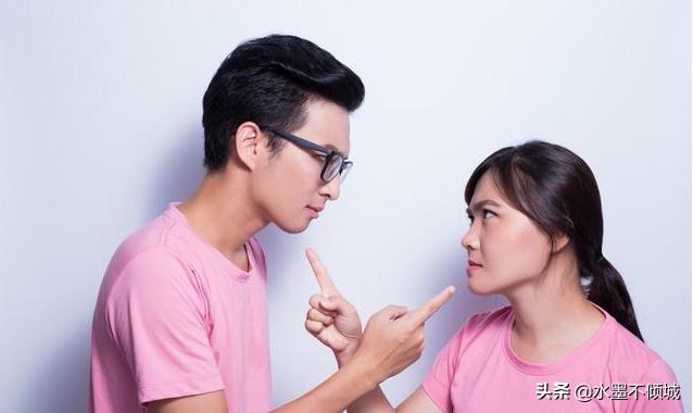 母親因反對兒子離婚，被上位小三刁難，帶著學區房跟前兒媳生活
