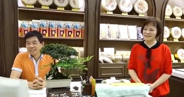 一個荒唐睹約造就一段姻緣！「300封情書當嫁妝」最後娶得賢妻歸！兒子見證：爸媽越老越相愛！ 