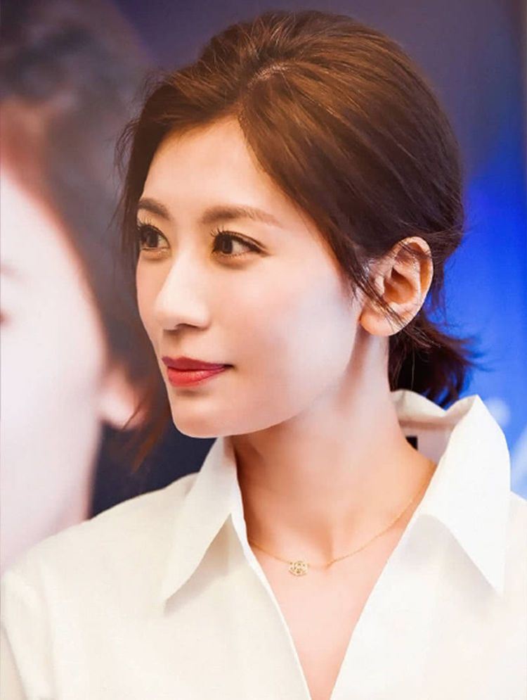 紅了16年，今44歲穿得像18歲，臉上仍有這個年齡應有的優雅