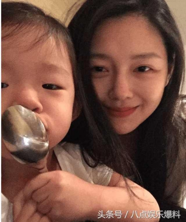 汪小菲脾氣暴躁摔筷子，大S保護小玥兒，冷回：「如果你喜歡上別人，女兒要跟我！」
