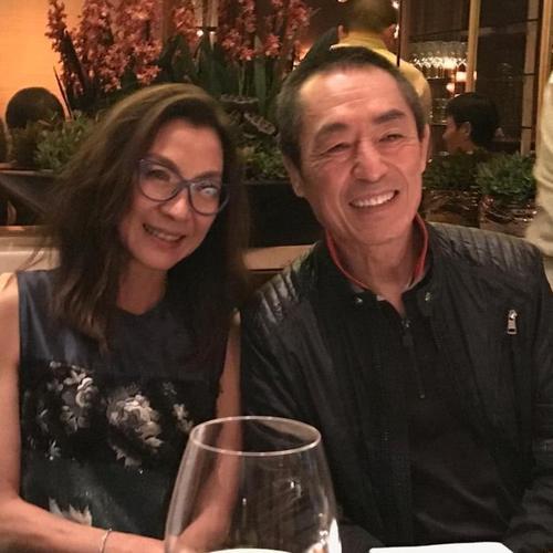 楊紫瓊腿部意外受傷縫10針，73歲未婚夫趴在床上一臉愁容！