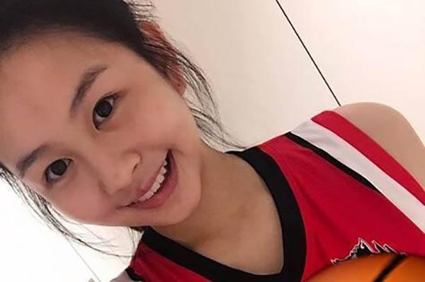 邱淑貞女兒已是很漂亮了，沒想到看到朱茵女兒，網友：簡直就是小朱茵!