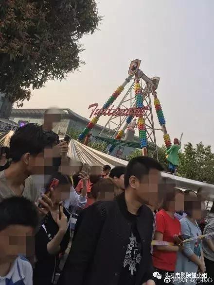 周星馳深圳拍《美人魚2》坐70萬房車 遊樂園取景拉警戒線防曝光