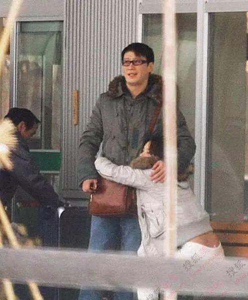 樂基兒四年敗光黎明7.5億，離婚5年後再嫁愛情，如今近照曝光成這樣，網友：黎明的眼光真獨特啊！ 