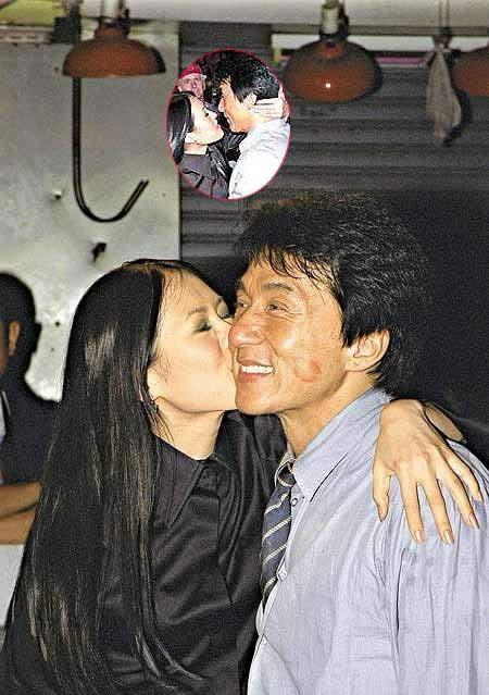 成龍的雙手抱遍了國內外女星，讓女星膽戰心驚，只有她讓成龍尷尬 