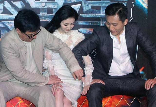 成龍的雙手抱遍了國內外女星，讓女星膽戰心驚，只有她讓成龍尷尬 