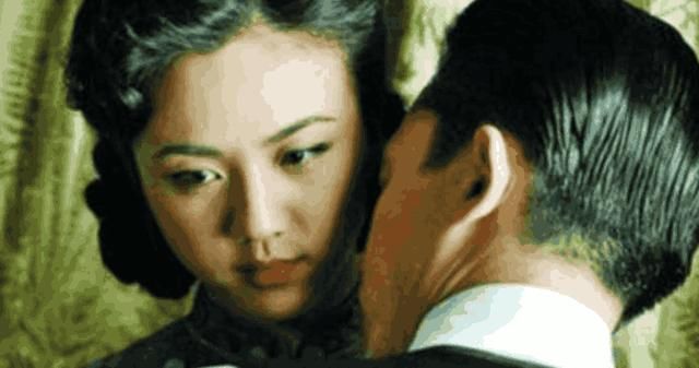 《色戒》梁朝偉、湯唯之前拒不承認，如今的假戲真做視頻遭曝出！ 