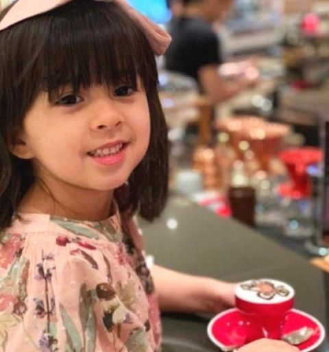 本以為多多夠美了，直到看到梁詠琪的女兒，西班牙混血就是漂亮！