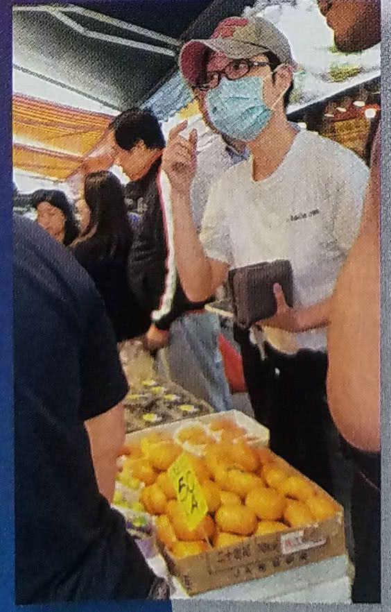 昔日港姐冠軍「蒙面」買地攤貨，甚至還悄悄變賣一堆名牌包包