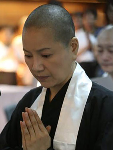 為了給父親積陰德，55歲唐美雲食素超20年，8年後正式剃度出家，如今近照曝光，網友：苦盡甘來
