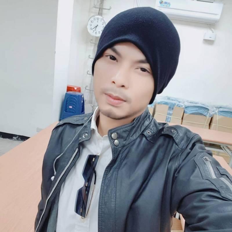 黃明志藏了7年，終於在情人節前夕向女友『高調示愛』！自曝：她幾次都在監獄外等我~