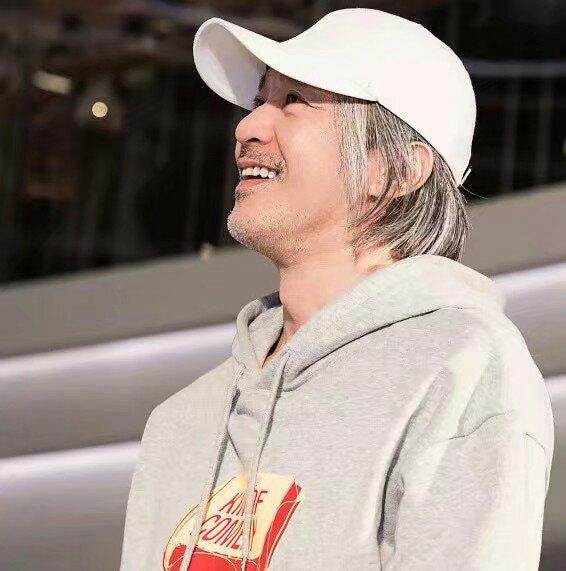 還記得她嗎？少林足球踩到蕉皮撲街的美女！18年後她變成這樣！