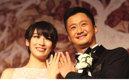 當年她嫌棄吳京窮，後轉嫁富豪卻被拋棄，今淪為菜市場賣魚大媽
