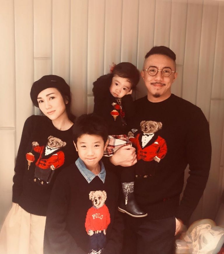 【史上最浪漫老公！】老婆說「要幾十年後都記得的禮物！」張繼聰當街自彈自唱冧爆謝安琪！