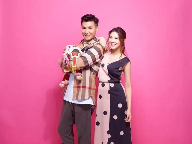 首曬「巨肚照」！TVB視帝太太預產期將在下月，獲港姐姐妹齊拜年~
