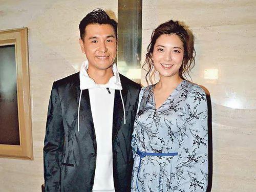 首曬「巨肚照」！TVB視帝太太預產期將在下月，獲港姐姐妹齊拜年~