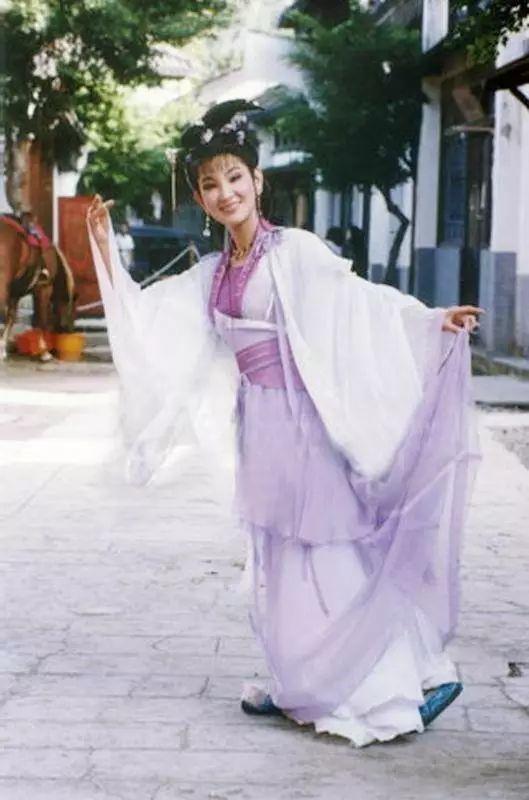 65歲司馬玉嬌與前夫兩婚兩離，家財散盡，獨自撫養兩個孩子，11年後近照曝光暴瘦認不出，網友卻說：苦盡甘來