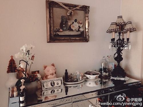 49歲伊能靜「台灣豪宅」內部曝光！裝潢極度奢華，網友看到客廳狂酸：「難怪老公不跟她住！」