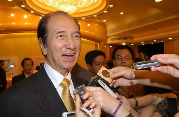 97歲賭王何鴻燊傳病危3天首發聲！住頂級病房「天價醫藥費」曝光