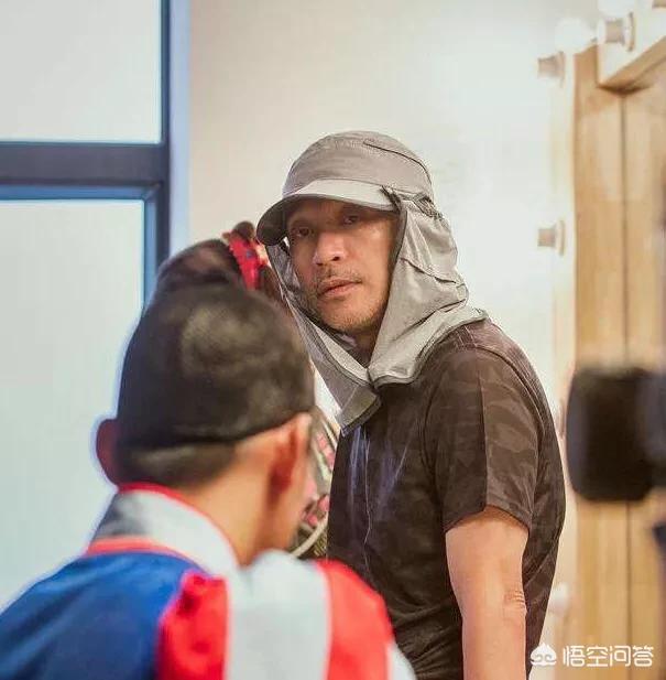 27年過去了，《逃學威龍》的十三位演員現狀如何？經典的奪命剪刀腳再也見不到了！